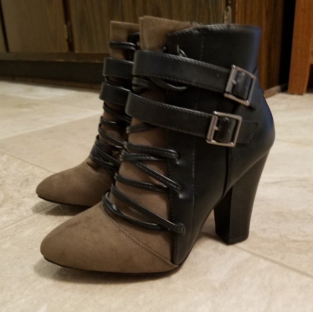 Qupid killer corset buckle ankle booties